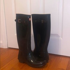 Hunter Rain Boots in Black! US size 9